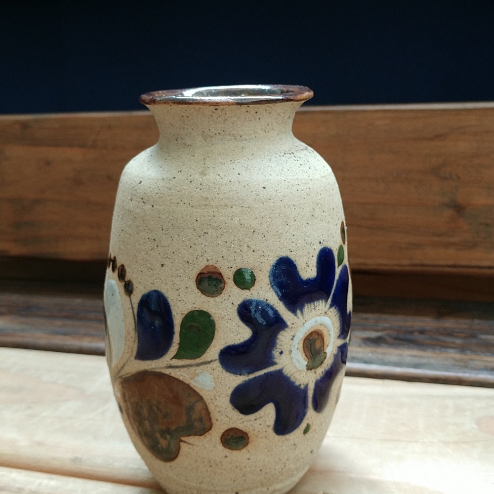 VTG small tonala vase